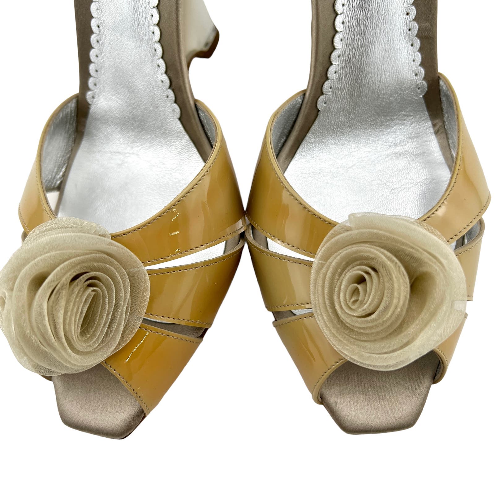 Giorgio Armani Women US 8.5-US 9.5 Leather Sandals - Mismatched Sizes!