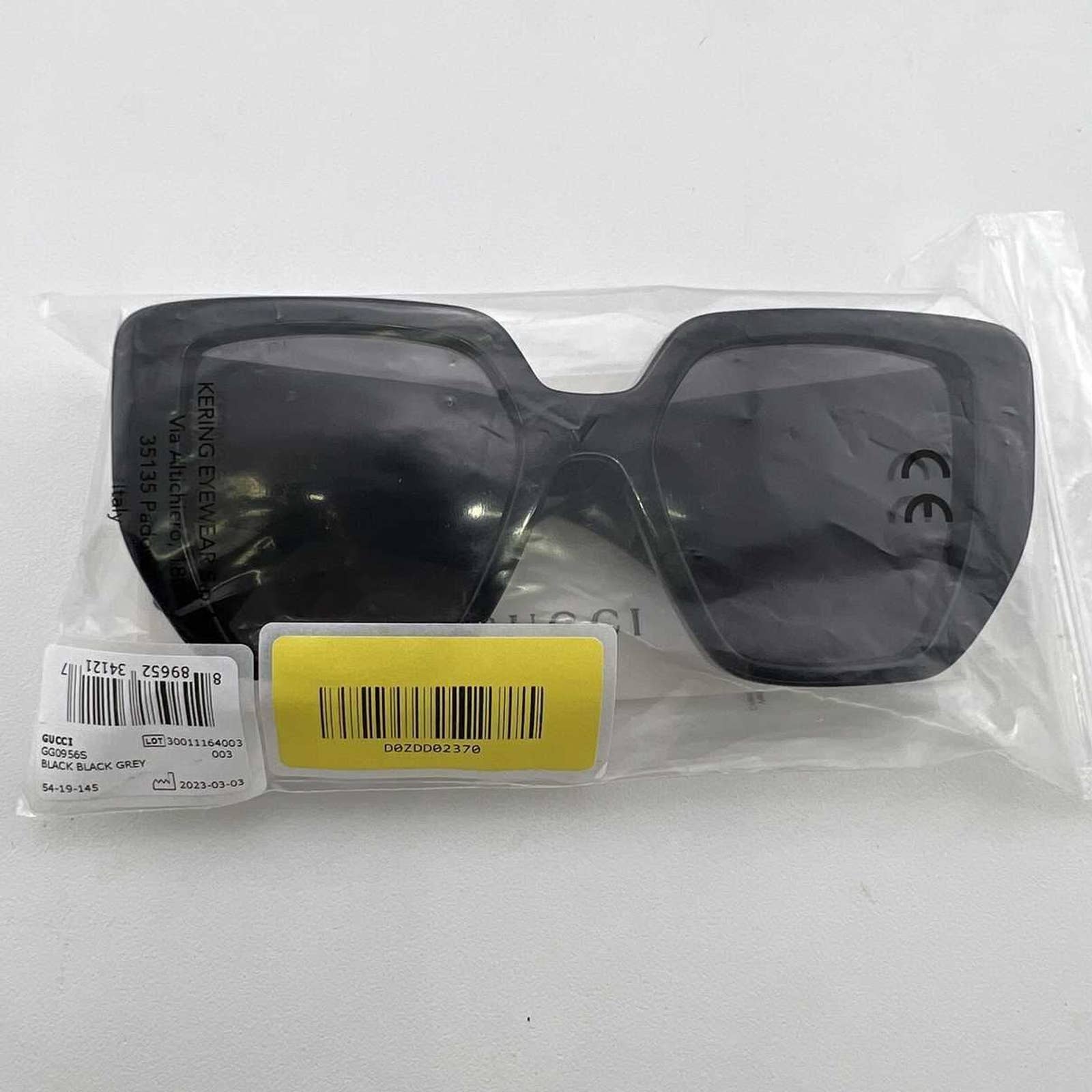 Women Black Oversized Rectangle Sunglasses GG0956S-003