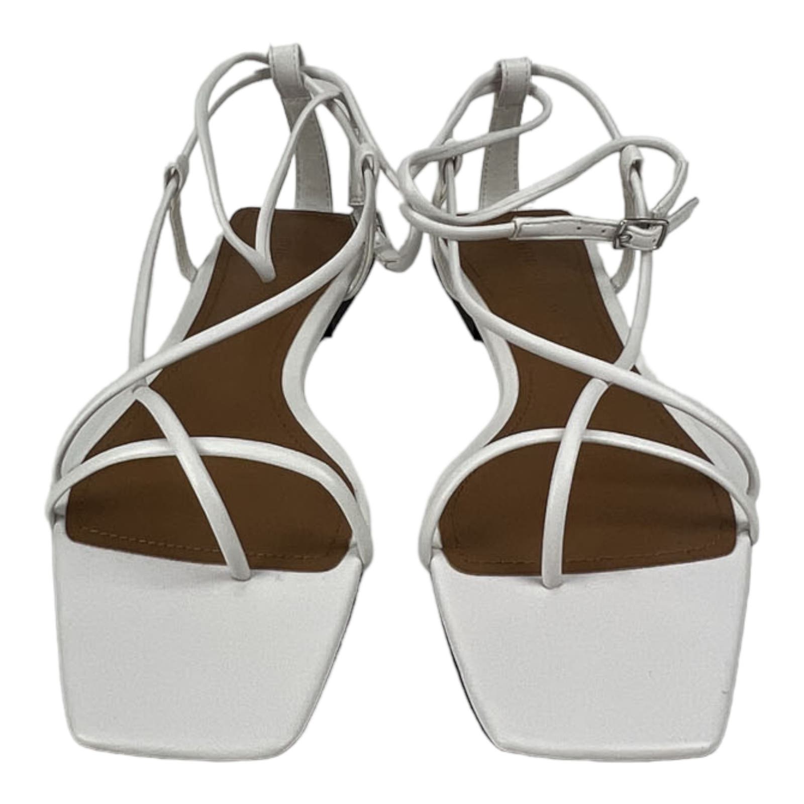 Who What Wear Women US 7 White Straps Flat Gladiator Zander Sandals