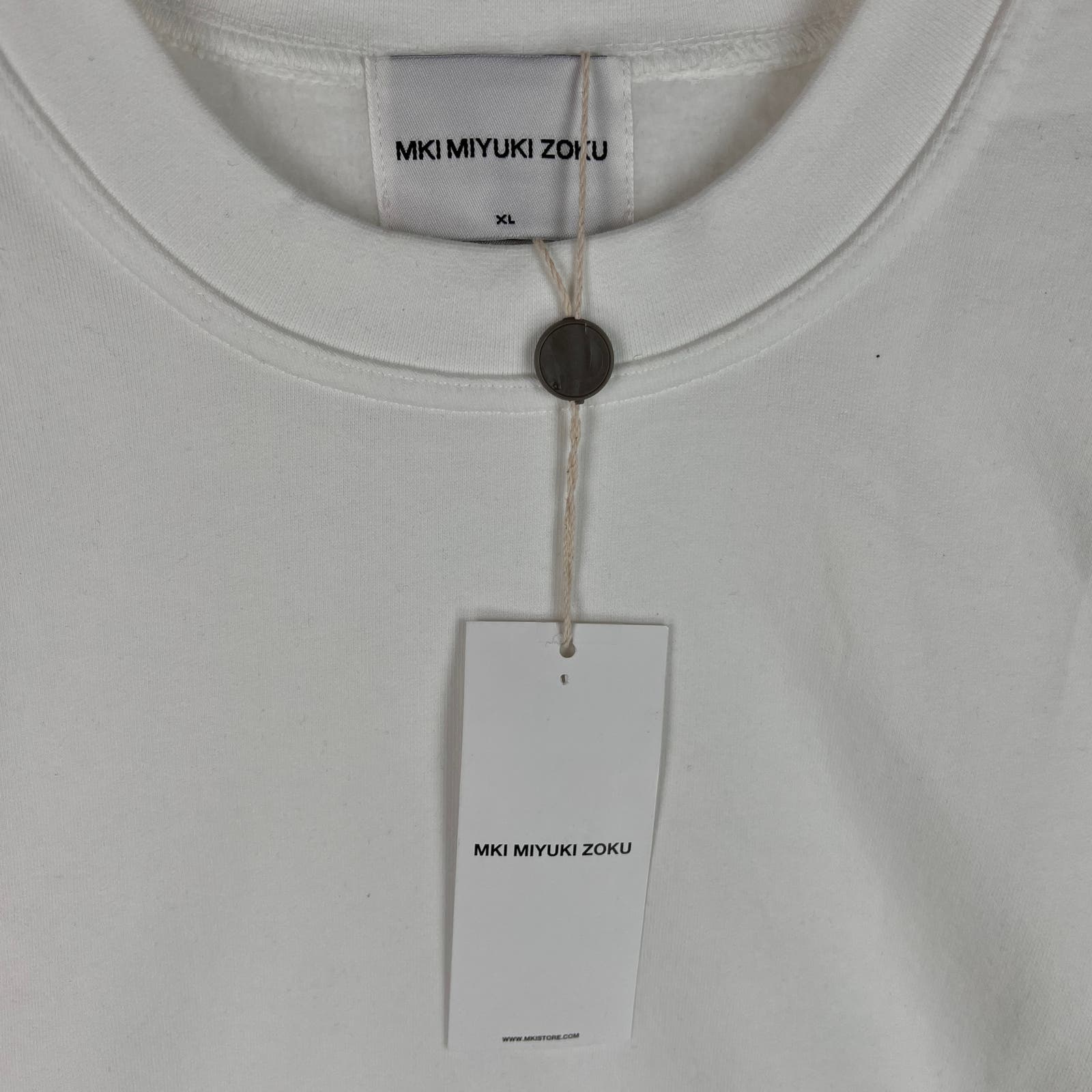 Mki Miyuki Zoku Men White  Sweater US XL Basic Crew Sweatshirt